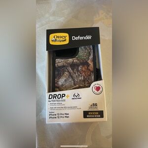 NEW iPhone 12 Pro Max/ 13 Pro Max Otterbox Defender with Belt Clip